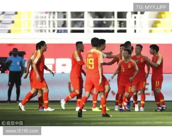 国足逆转取胜燃爆全场年轻球员展现拼搏精神引领球队再创辉煌